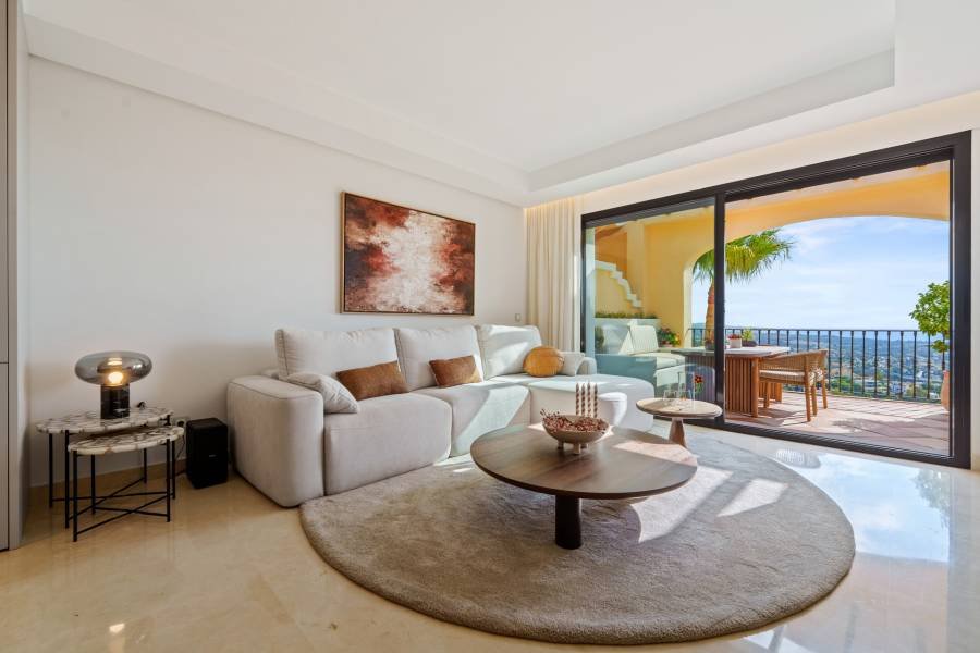 Duplex Penthouse in La Quinta Benahavis | 3-bed | €1.28M
