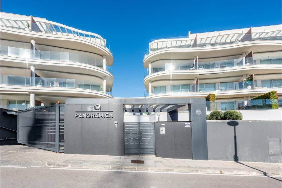 Apartment в El Higueron, Fuengirola | 2 спален | €0.58M