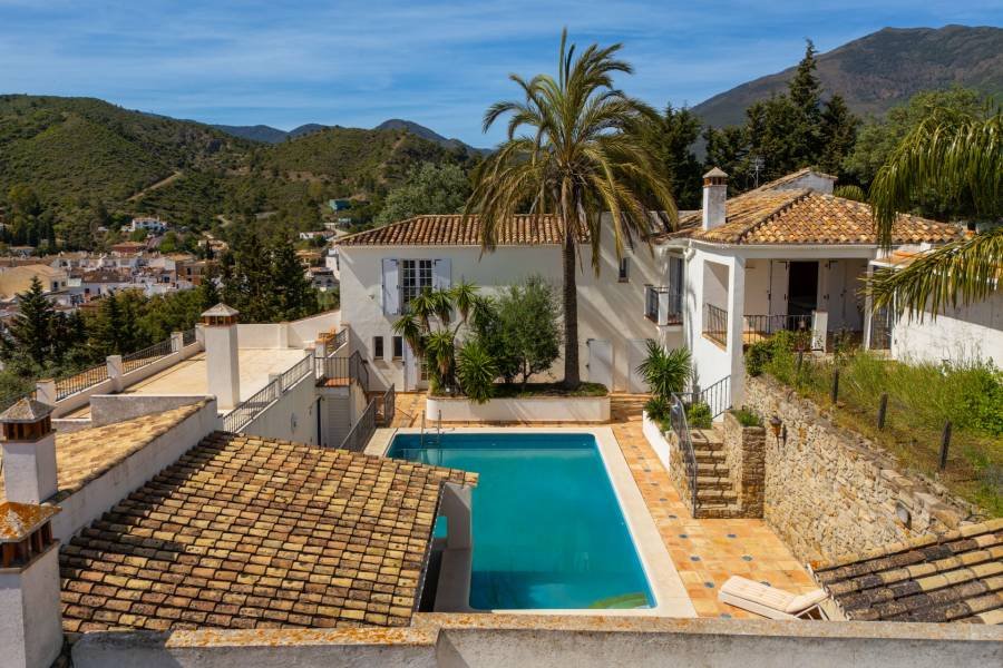 Villa in Benahavis Centro Benahavis | 8-bed | €2.00M