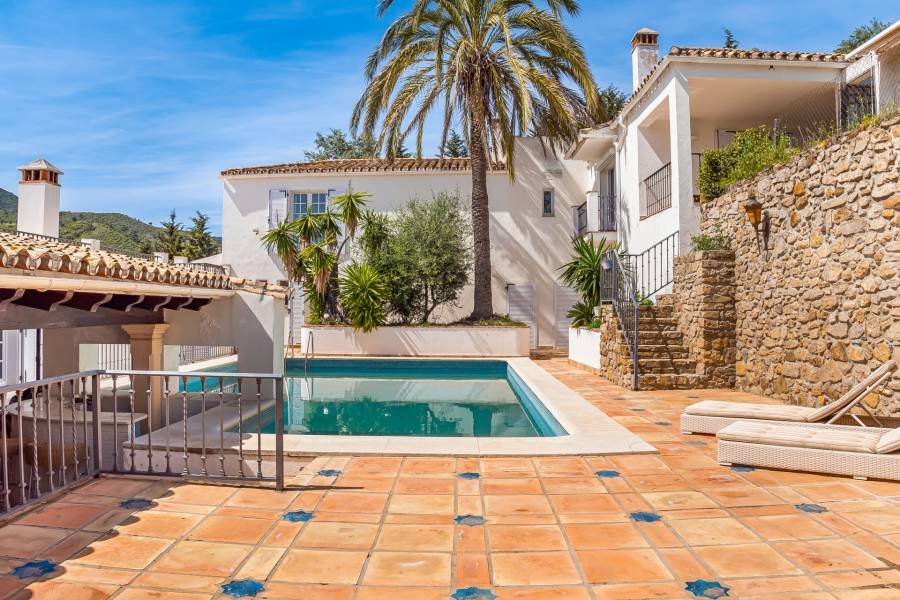 Villa in Benahavis Centro Benahavis | 8-bed | €2.00M