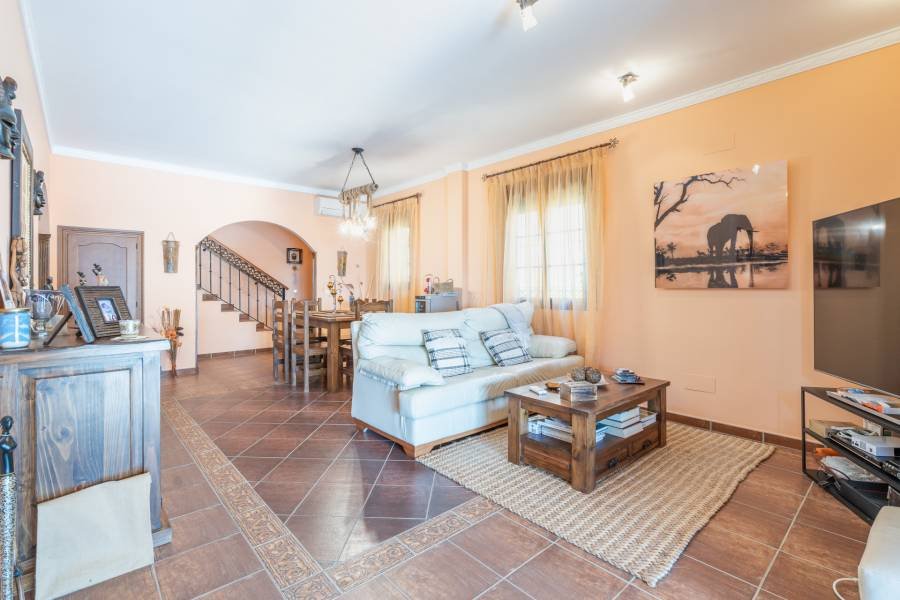 Villa in Altos de Estepona Estepona | 8-bed | €2.75M