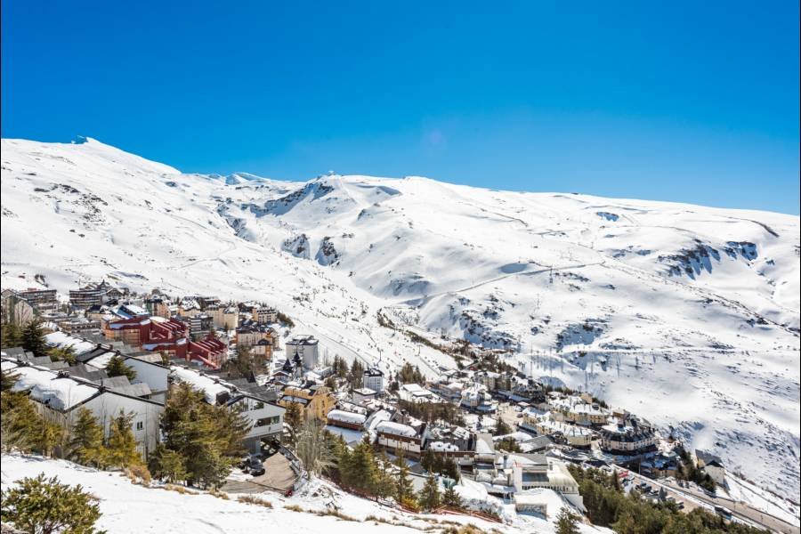 Apartment в Sierra Nevada - Pradollano, Monachil | 3 спален | €0.52M