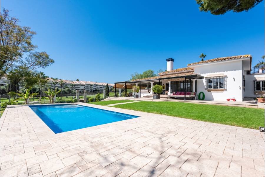 Villa San Pedro de Alcantara | 4-bed | €5.85M