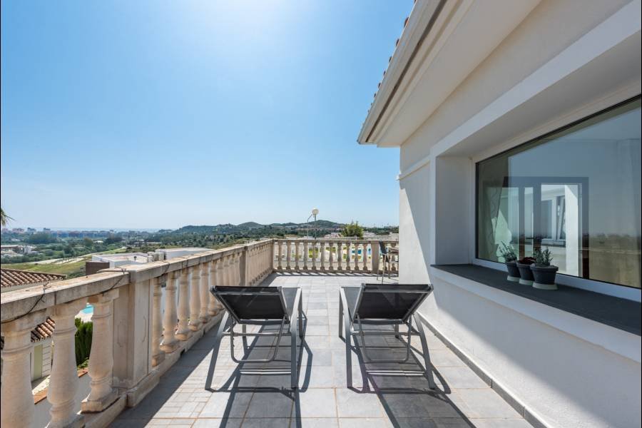 Villa в Cerros del Aguila, Mijas Costa | 3 спален | €0.68M