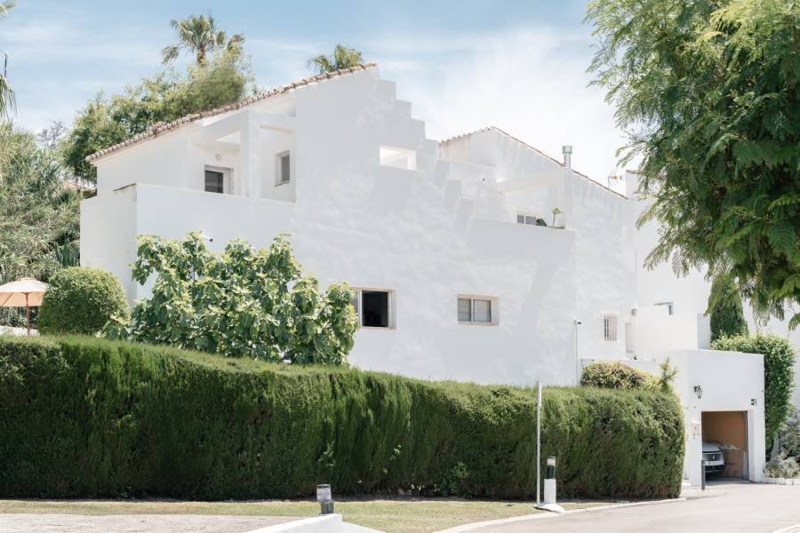 Semi Detached House в Estepona East, Estepona | 4 спален | €0.79M