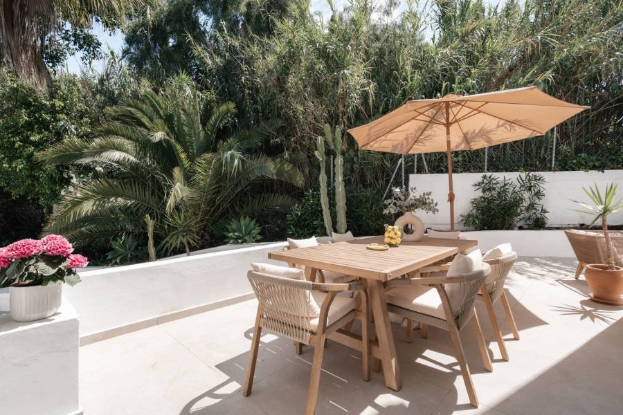 Semi Detached House в Estepona East, Estepona | 4 спален | €0.79M