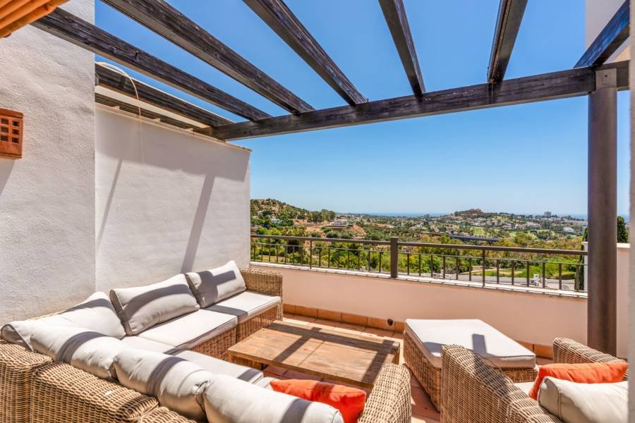 Duplex Penthouse в La Quinta Suites, Benahavis | 2 спален | €0.60M