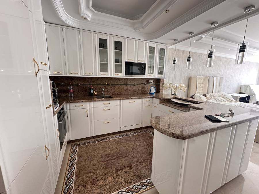 Apartment in Marbella - Puerto Banus Marbella | 1-bed | €1.60M