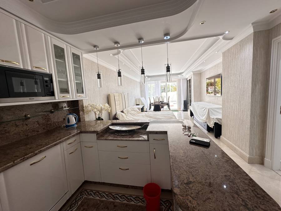 Apartment in Marbella - Puerto Banus Marbella | 1-bed | €1.60M