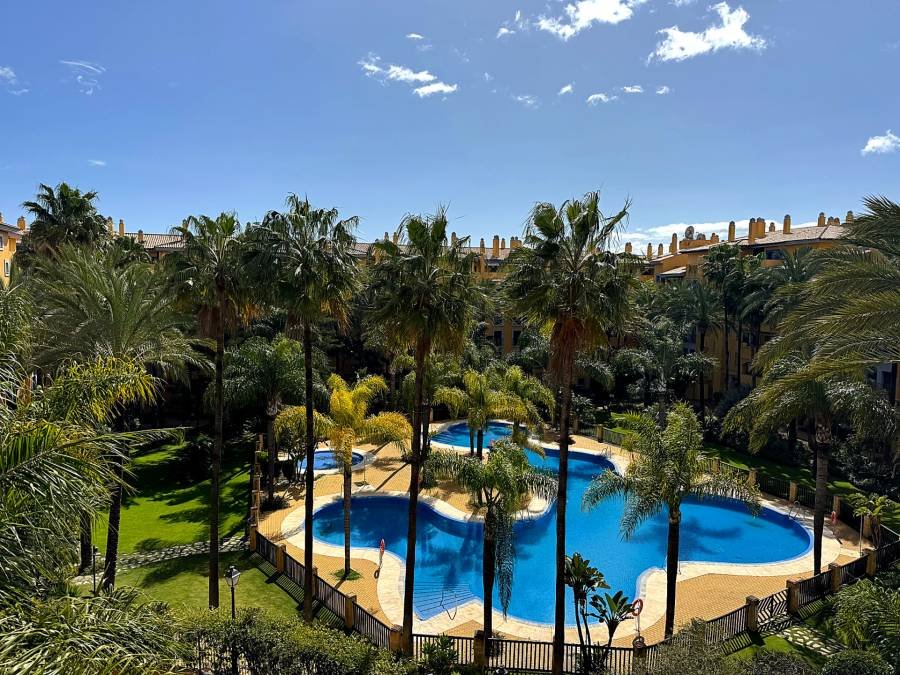 Apartment в Los Jazmines, San Pedro de Alcantara | 3 спален | €0.64M