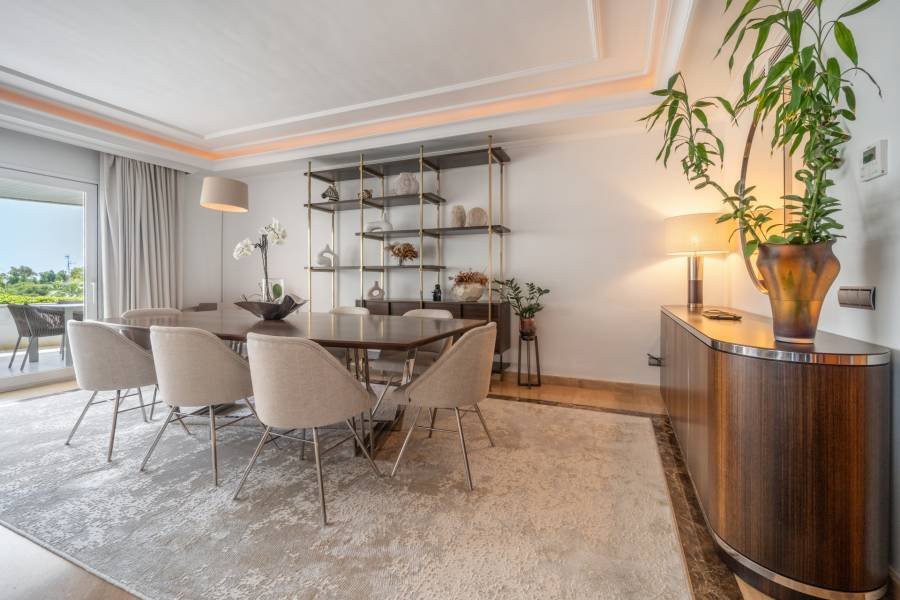 Apartment in Marbella - Puerto Banus Marbella | 3-bed | €2.30M