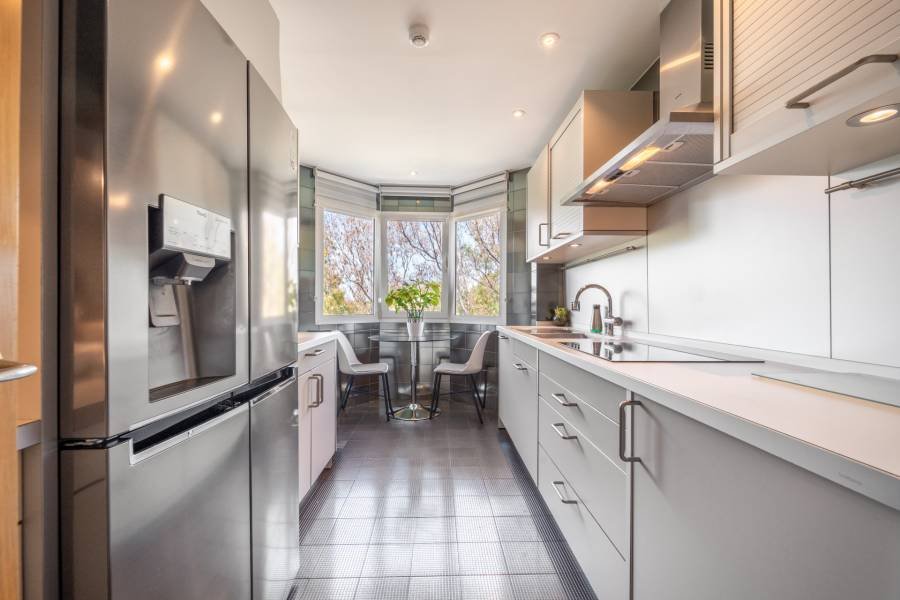 Apartment in Marbella - Puerto Banus Marbella | 3-bed | €2.30M