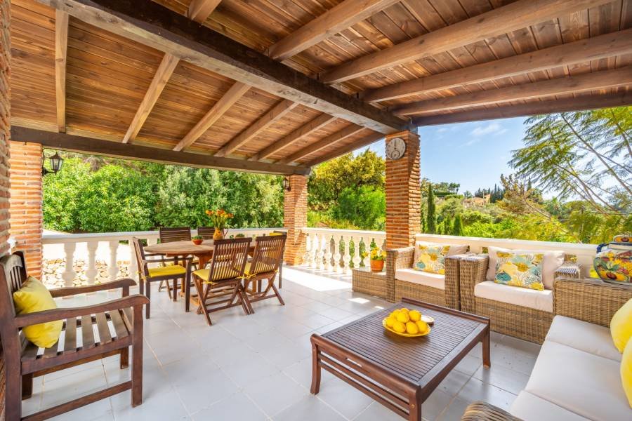 Villa in Marbella Este Marbella | 4-bed | €1.19M