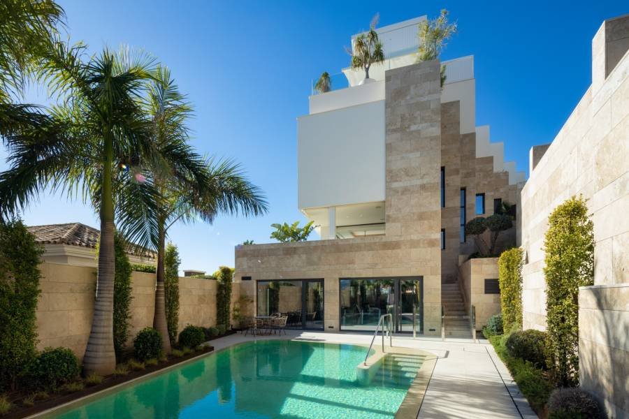 Apartment in La Quinta Benahavis | 3-bed | €2.15M