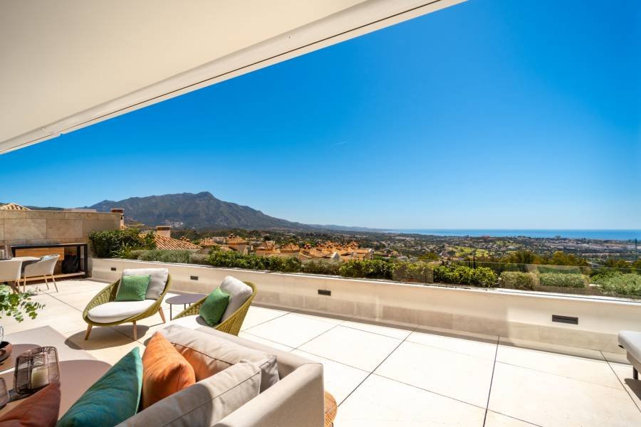 Apartment in La Quinta Benahavis | 3-bed | €2.15M