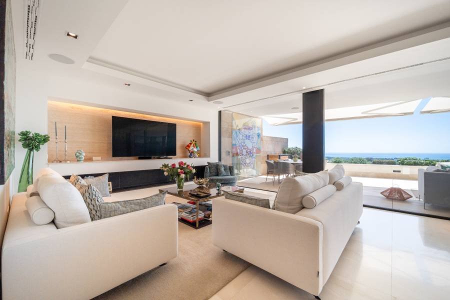 Apartment in La Quinta Benahavis | 3-bed | €2.15M