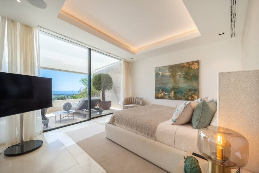 Apartment in La Quinta Benahavis | 3-bed | €2.15M