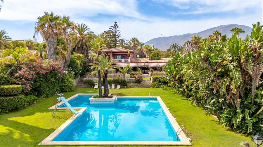 Villa в , Estepona | 9 спален | €15.00M