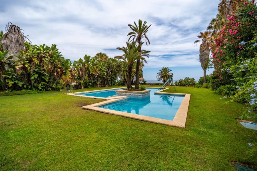 Villa в , Estepona | 9 спален | €15.00M