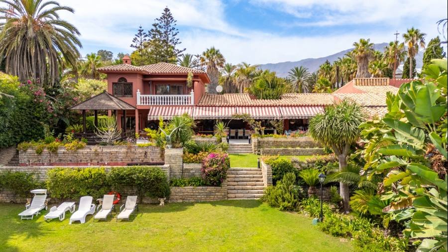 Villa в , Estepona | 9 спален | €15.00M