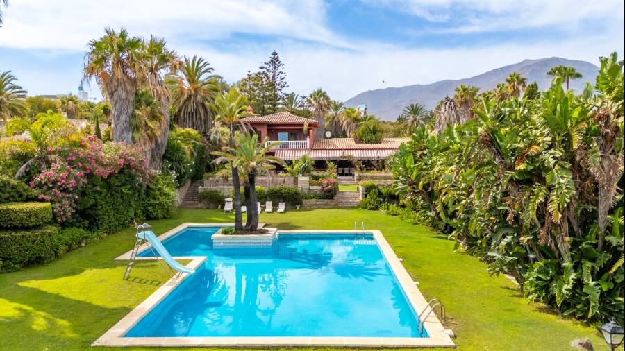 Villa в , Estepona | 9 спален | €15.00M