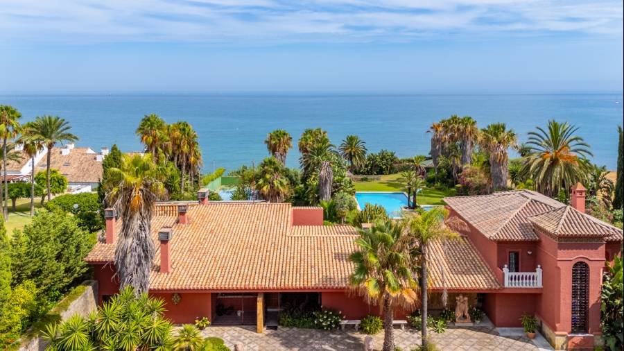 Villa в , Estepona | 9 спален | €15.00M