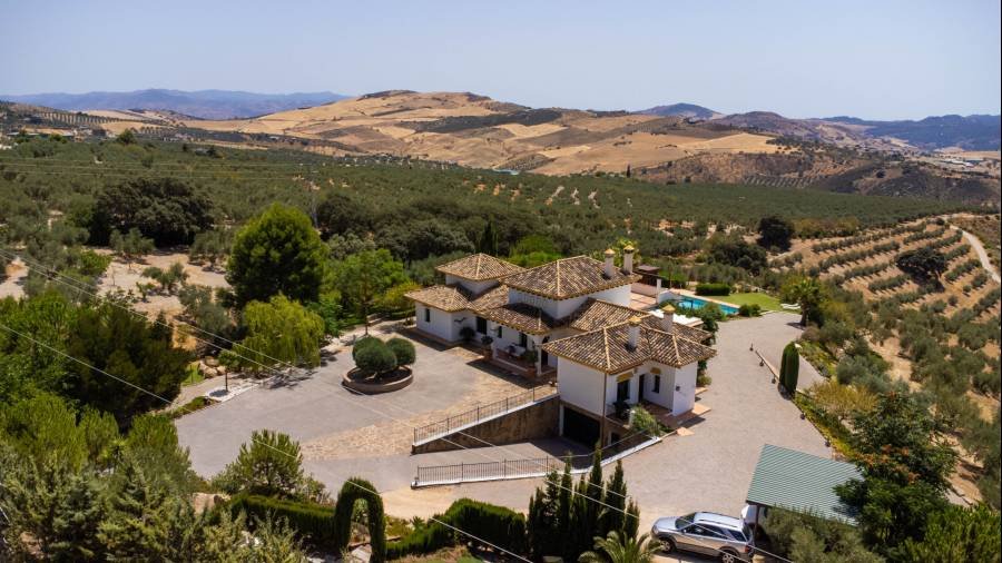 Villa Villanueva de la Concepción | 4-bed | €1.69M