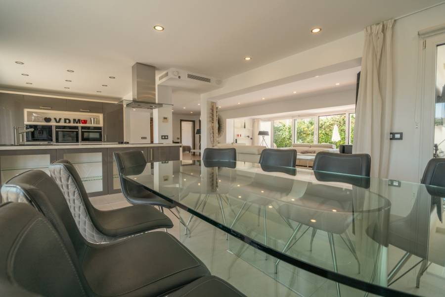 Villa in San Pedro Playa San Pedro de Alcantara | 8-bed | €3.50M