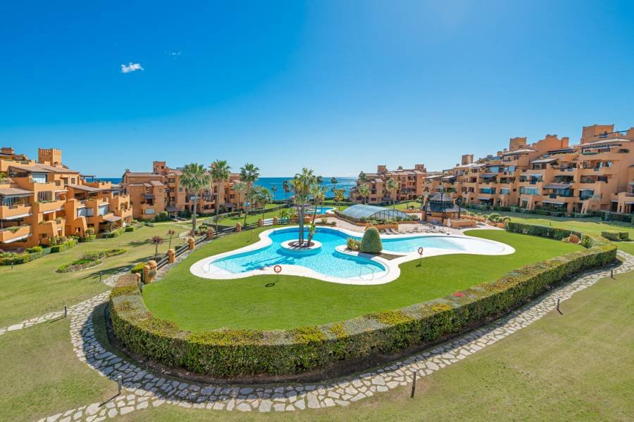 Apartment in Estepona East Estepona | 3-bed | €2.40M