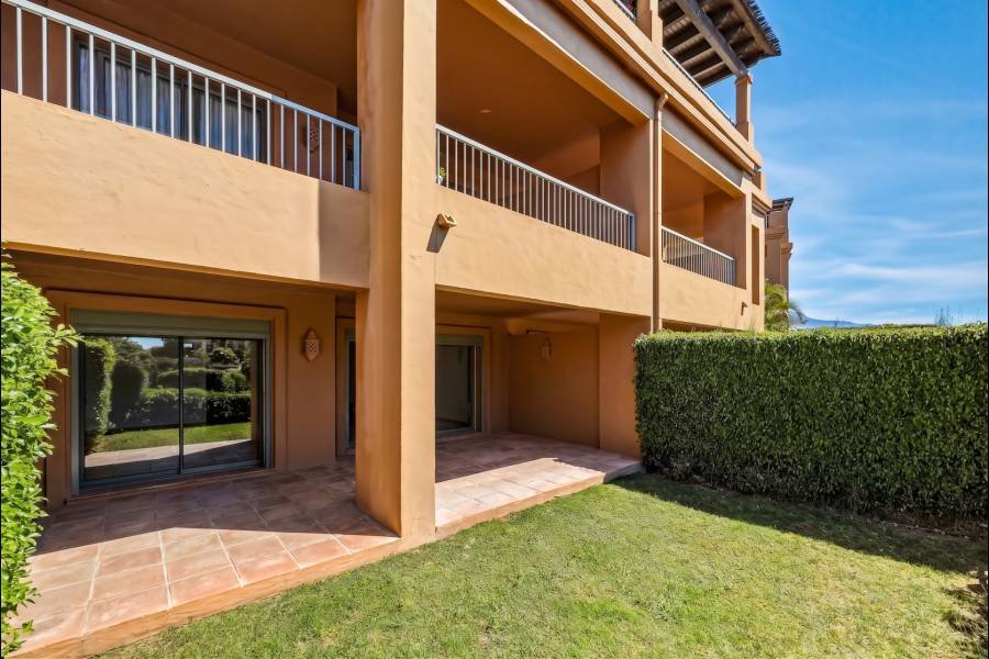 Ground Floor Apartment в Estepona East, Estepona | 2 спален | €0.52M