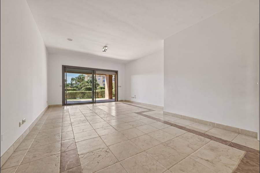 Ground Floor Apartment в Estepona East, Estepona | 2 спален | €0.52M