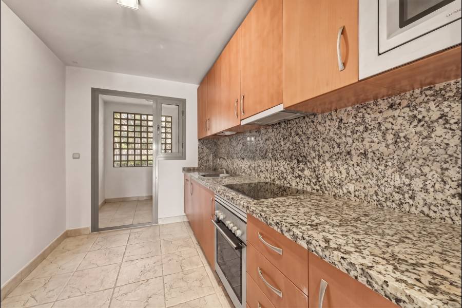 Ground Floor Apartment в Estepona East, Estepona | 2 спален | €0.52M