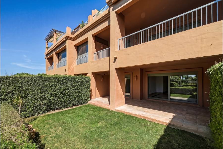 Ground Floor Apartment в Estepona East, Estepona | 2 спален | €0.52M