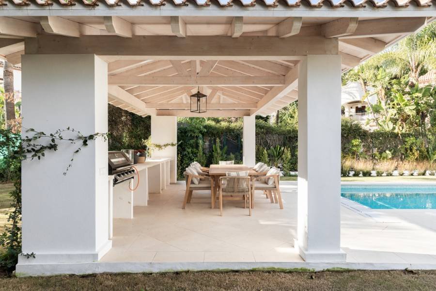 Villa in Los Arqueros Benahavis | 4-bed | €3.90M