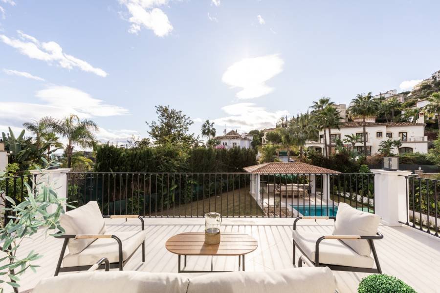 Villa in Los Arqueros Benahavis | 4-bed | €3.90M