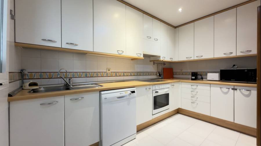 Apartment в Estepona East, Estepona | 3 спален | €0.72M