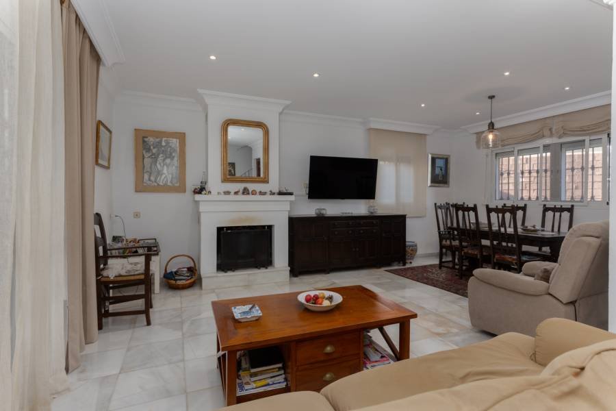 Villa in Las Petunias San Pedro de Alcantara | 4-bed | €1.55M