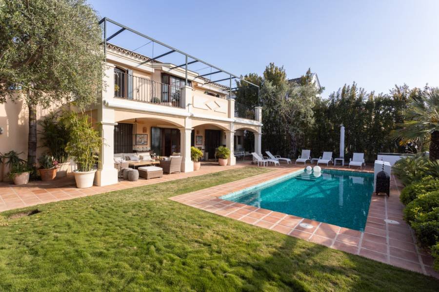 Villa in Guadalmina Alta San Pedro de Alcantara | 5-bed | €2.10M
