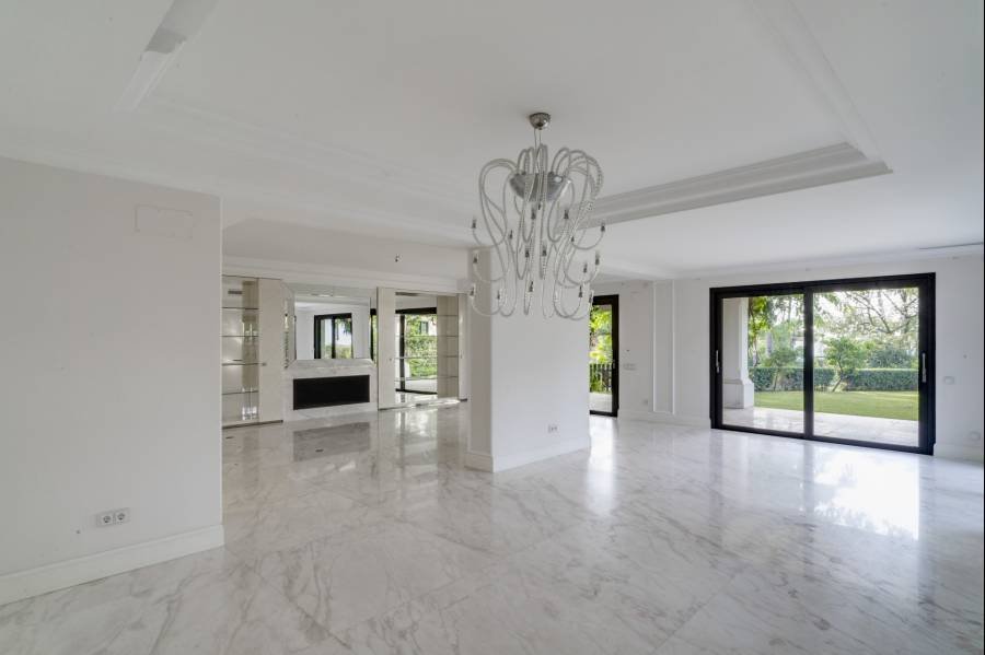 Villa in Marbella Golden Mile Marbella | 6-bed | €3.25M