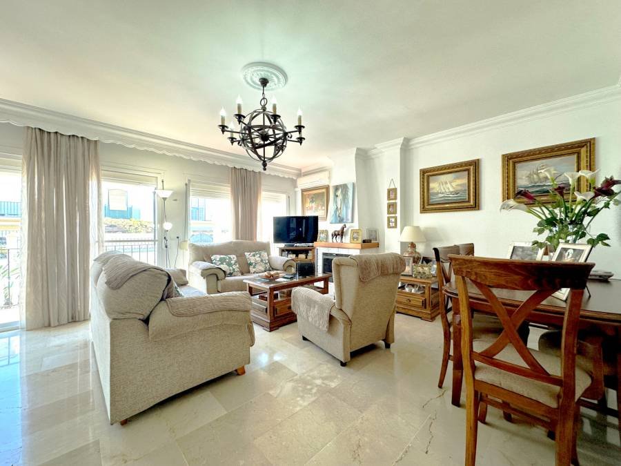 Town House в Estepona Town, Estepona | 3 спален | €0.54M