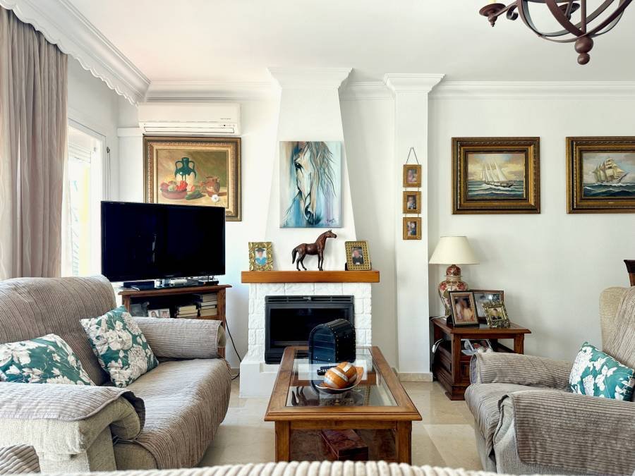 Town House в Estepona Town, Estepona | 3 спален | €0.54M