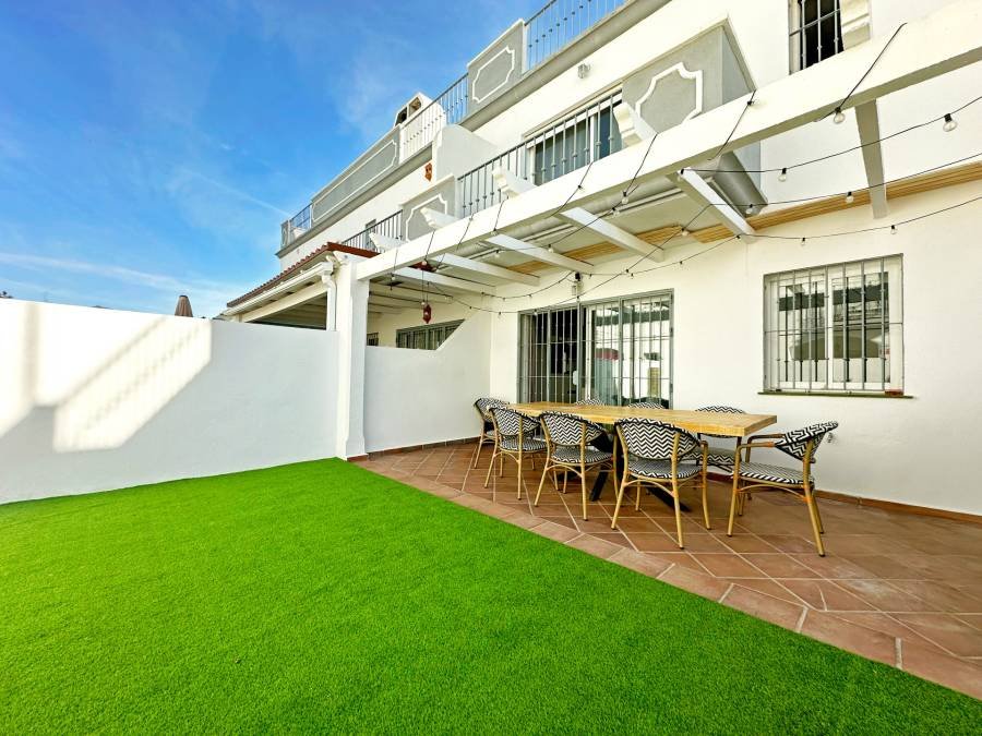 Town House в Estepona East, Estepona | 3 спален | €0.66M