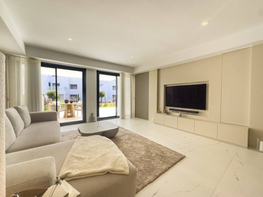 Ground Floor Apartment в Bahia de Casares, Casares | 2 спален | €0.64M