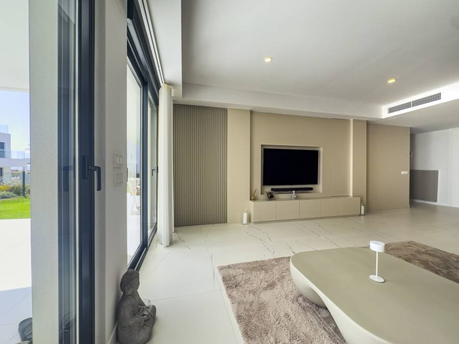 Ground Floor Apartment в Bahia de Casares, Casares | 2 спален | €0.64M