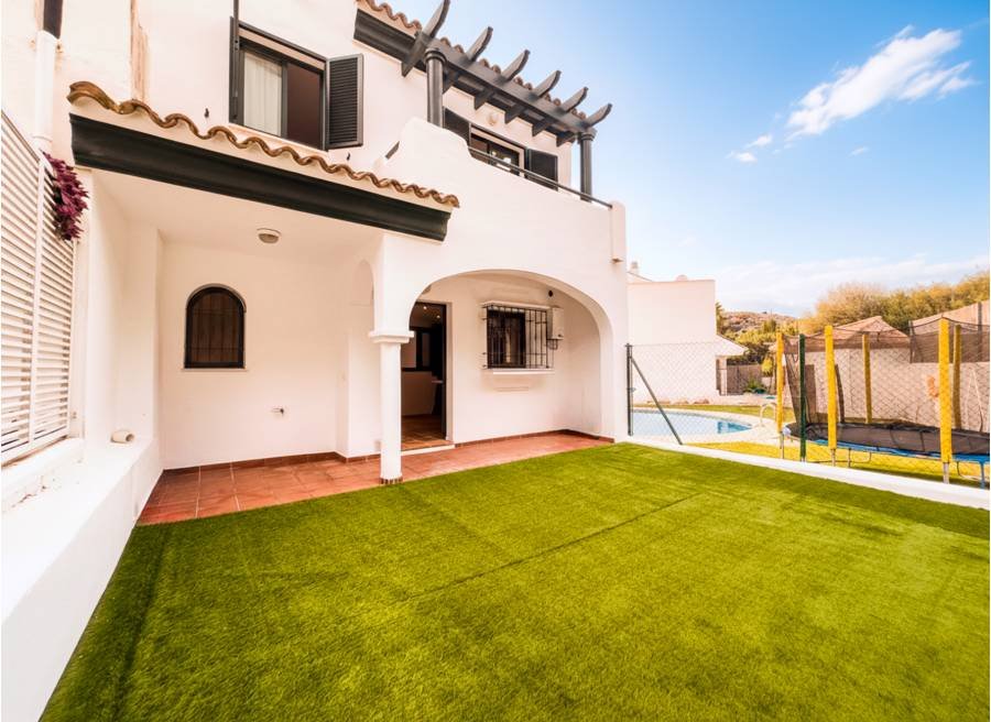 Town House в Los Hidalgos, Manilva | 3 спален | €0.56M