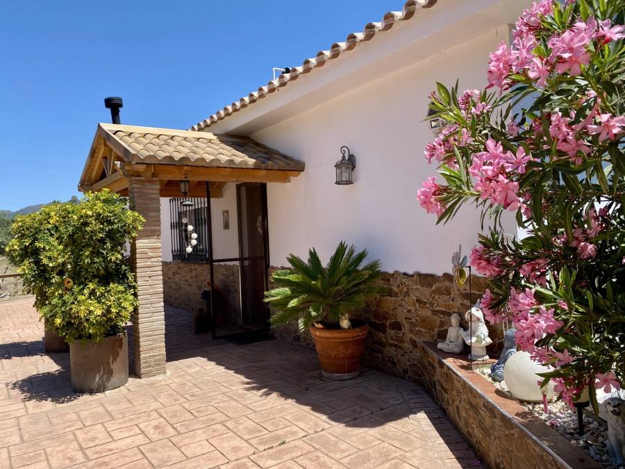 Country House в Estepona East, Estepona | 3 спален | €0.75M