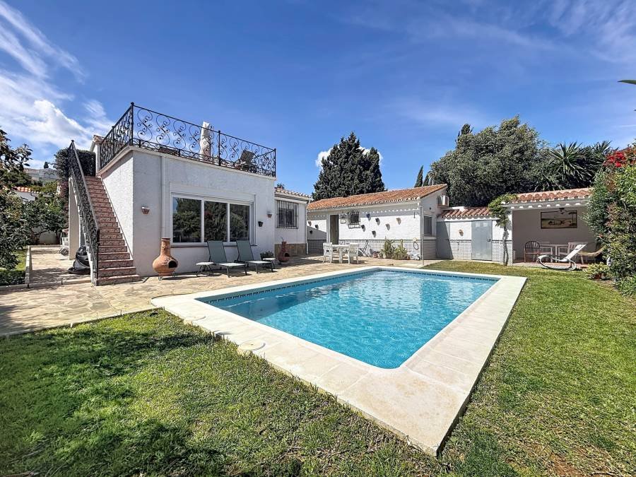 Villa в , Manilva | 3 спален | €0.67M