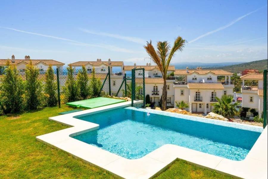 Town House в Bahia de las Rocas, Manilva | 3 спален | €0.70M