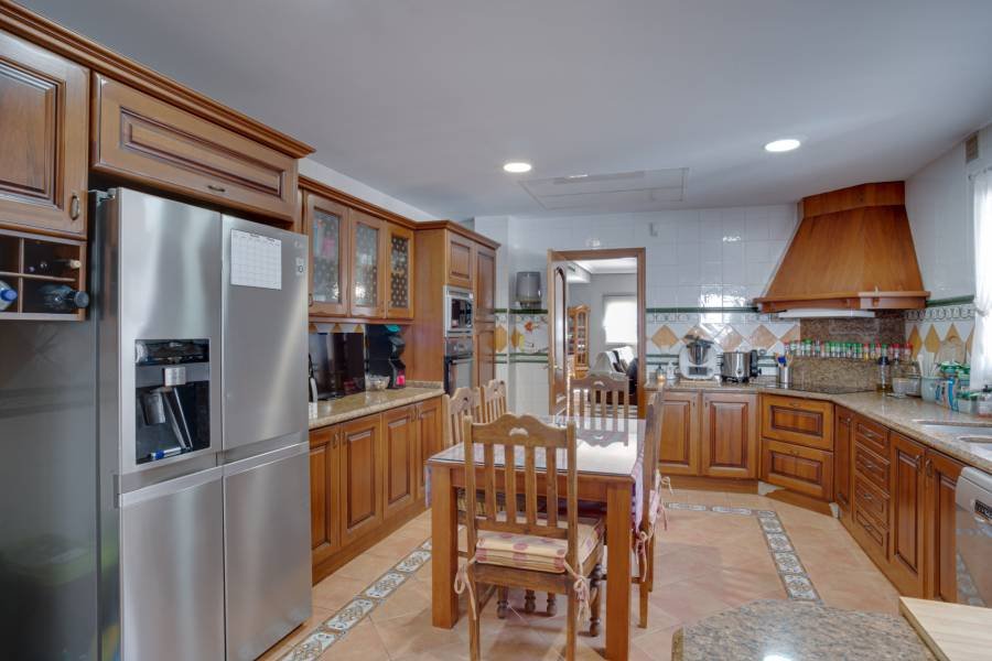 Villa Marbella | 5-bed | €2.25M