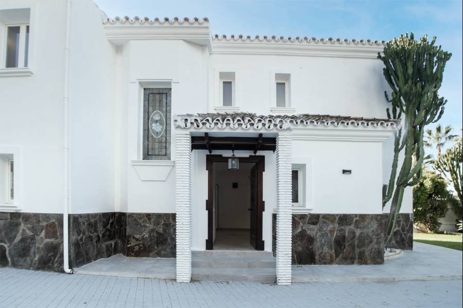 Villa in Nueva Andalucia Marbella | 4-bed | €2.85M